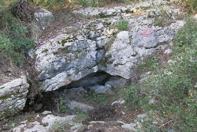 Photograph of SALAMANDRA, AVENC DE LA (2 of 4)