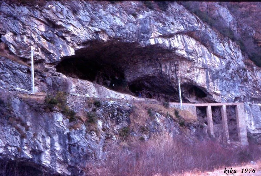 Fotografia de RIALB, COVA DE (1 de 8)