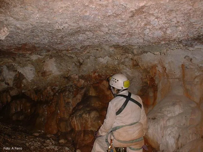 Fotografia de SOT DE LA BÓTA, AVENC DEL (4 de 4)