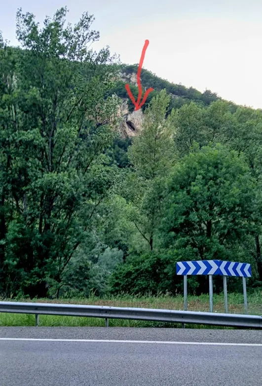 Fotografia de ESTEGALELLA, COVA D' (1 de 4)