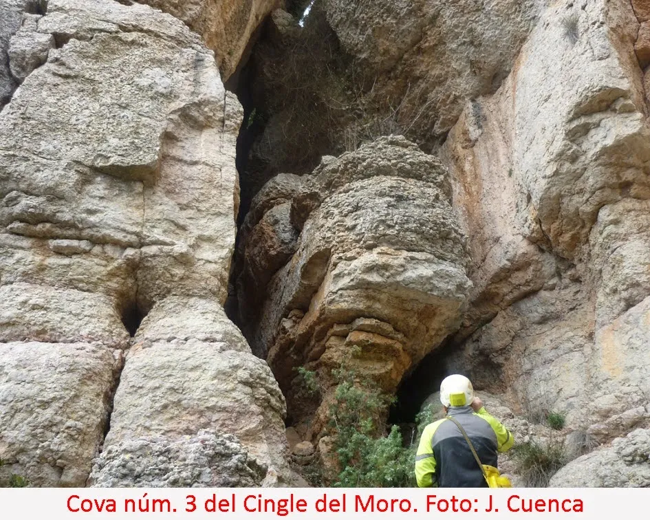 Photograph of CINGLE DEL MORO, COVA Nº3 DEL (1 of 2)