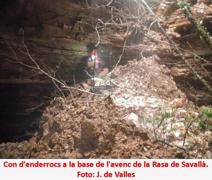 Fotografia de RASA DE SAVALLÀ, AVENC DE LA (5 de 5)