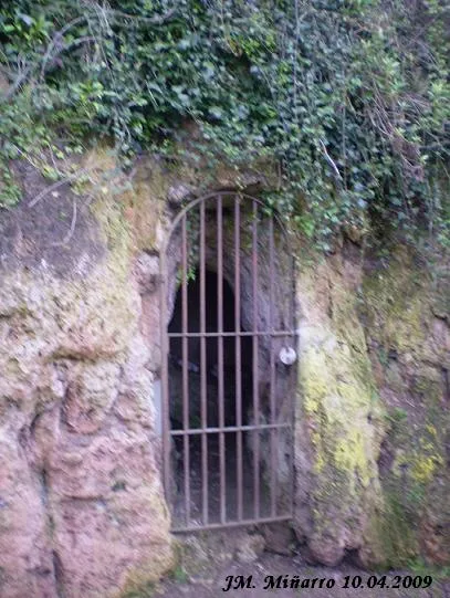 Photograph of ERMITA,  COVA DE L' (1 of 1)