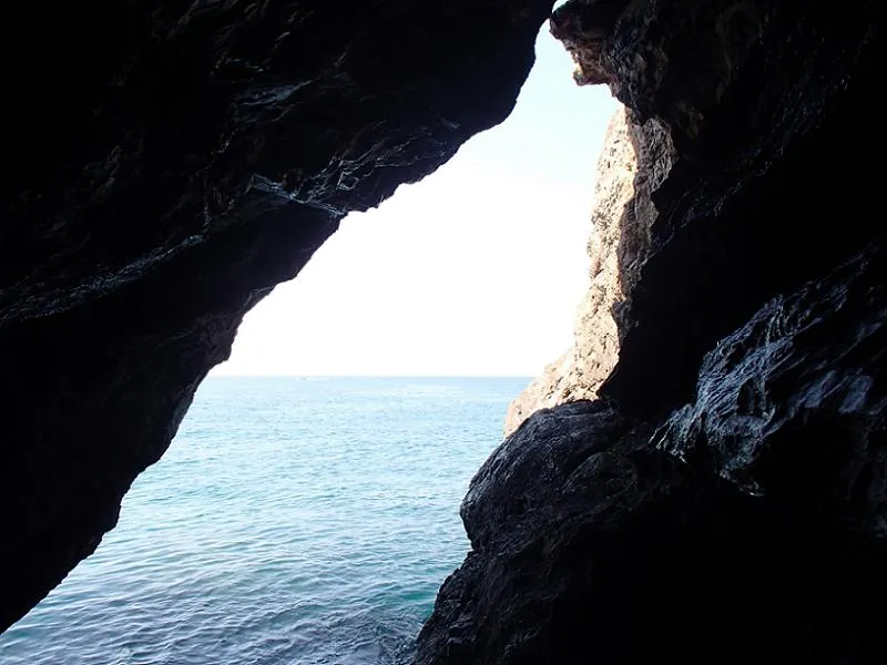 Fotografía de PUNTA FERROSA, COVA DE (1 de 4)
