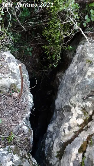 Fotografia de SERRA DEL MAS, COVA SM-14 DE LA (1 de 4)