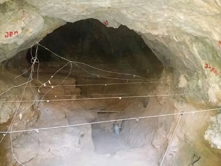 Photograph of ERMITONS, COVA DELS (6 of 6)