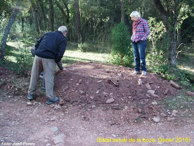 Photograph of BAC, AVENC DEL (4 of 4)